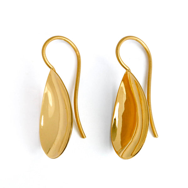 ミラー” ペアーシェイプ ピアス - マリーエレーヌ ドゥ タイヤック