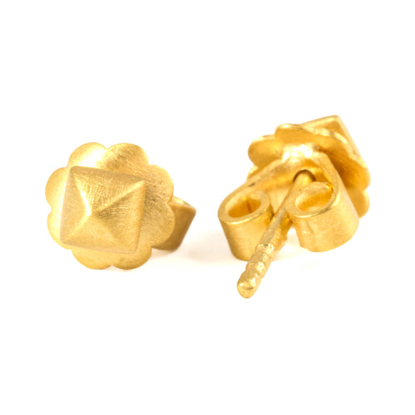 マリーエレーヌ ⌘ 『ゴールド・キス』スタッドピアス ★ クラフトジュエリー マリーエレーヌ ⌘ 『ゴールド・キス』スタッドピアス