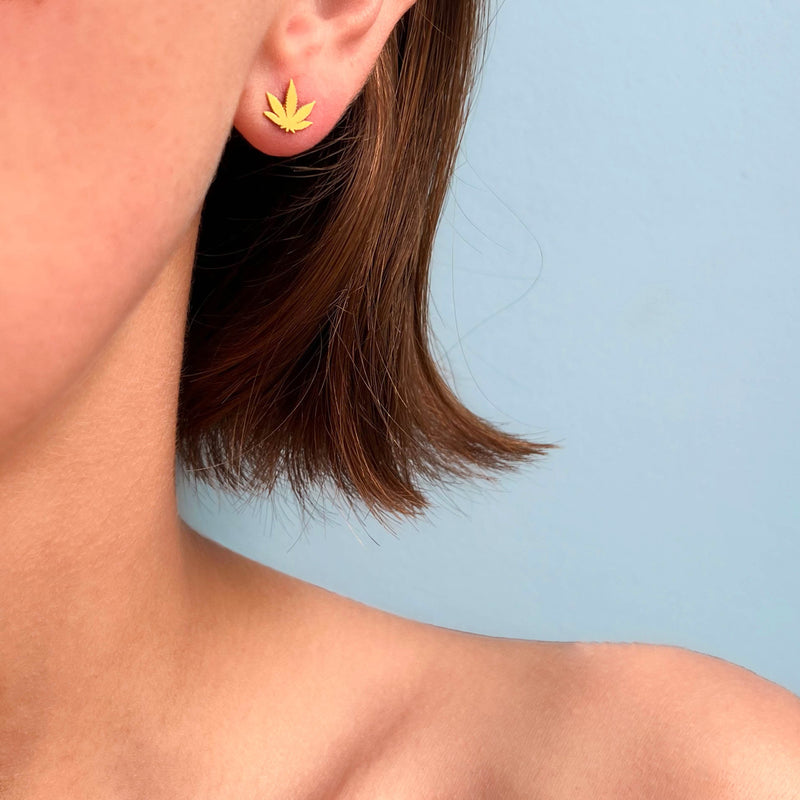 "ヘンプ" スタッド ピアス GOLD
