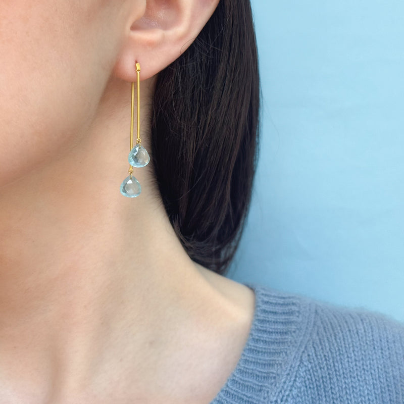ミルキーアクアマリン "バランシエ" ピアス MILKY AQUAMARINE