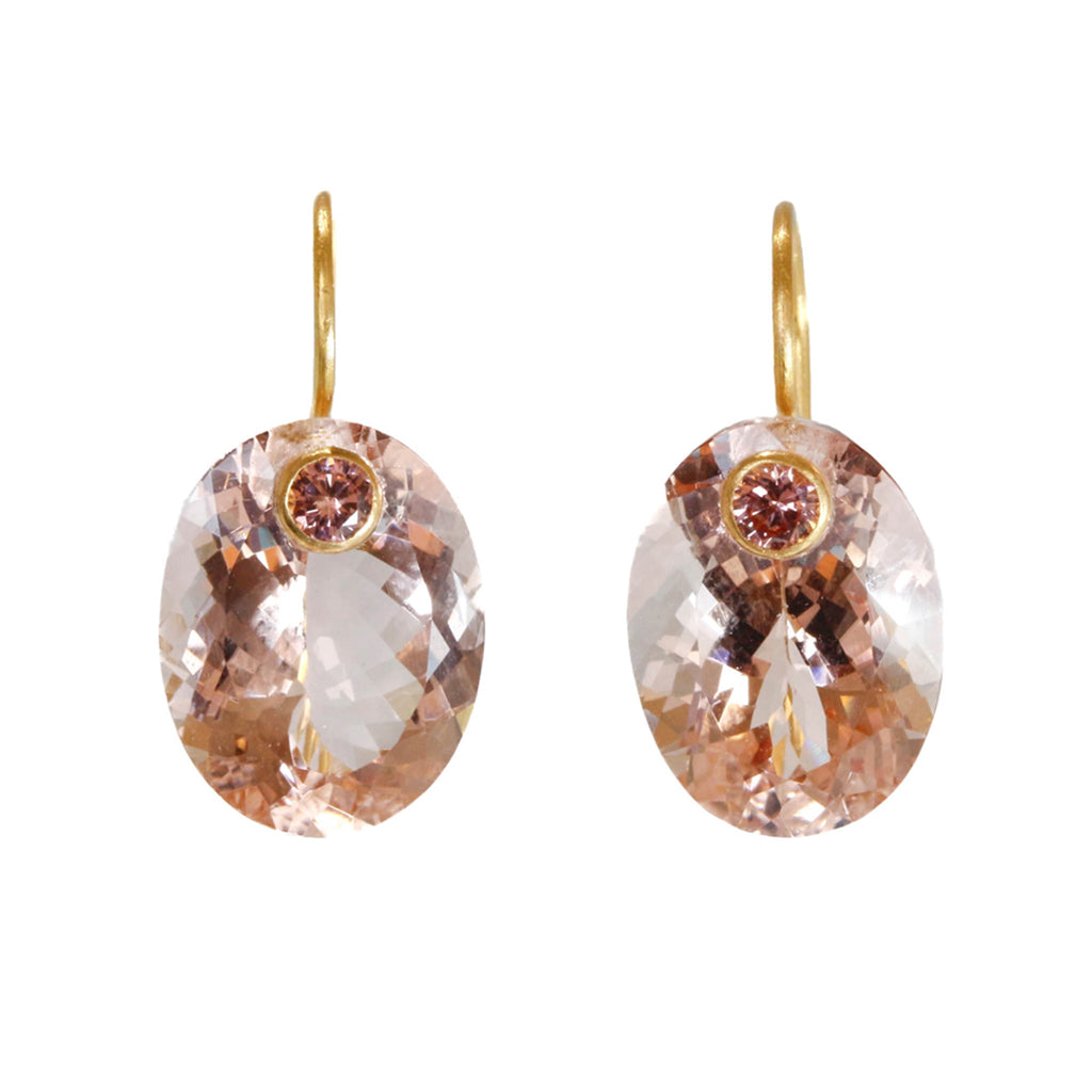 モルガナイト＆ガーネット “ラウンド・ジェム” ピアス - マリー