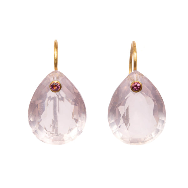 マリーエレーヌ-ドゥ-タイヤック-ペアーシェイプ-ジェム-ピアス-ローズ-クォーツ-ピンク-サファイア-ゴールド