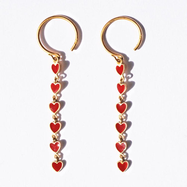 マリー-エレーヌ-ドゥ-タイヤック-ピアス-レッド-エナメル-ハート-パイエット-ゴールド